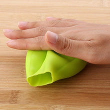 Load image into Gallery viewer, Easy Peeling Garlic Popper