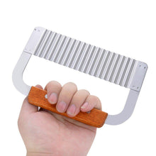 Load image into Gallery viewer, Stainless Steel Crinkle Cutter
