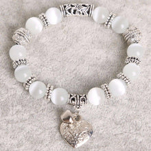 Load image into Gallery viewer, Cat Eye Bead Heart Bracelet
